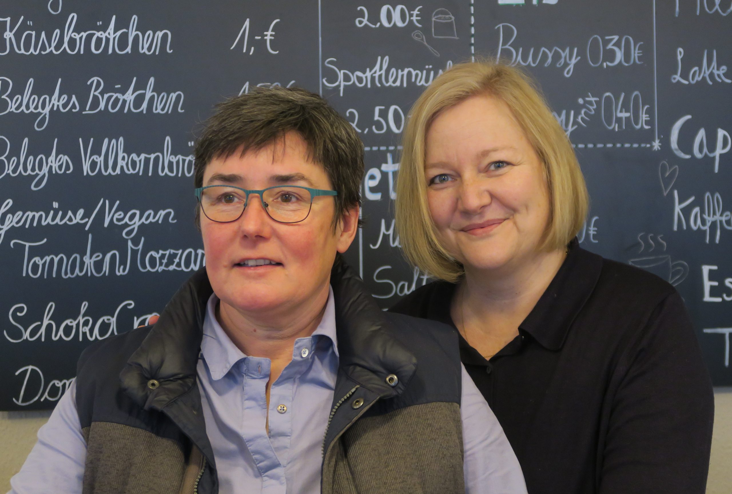 Büroteam: Caroline Heyl und Anja Reiser (von links)